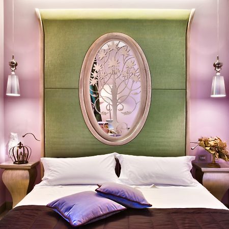 Chateau Monfort - Relais & Chateaux Milano Camera foto A bedroom at the Mandarin Oriental, Munich