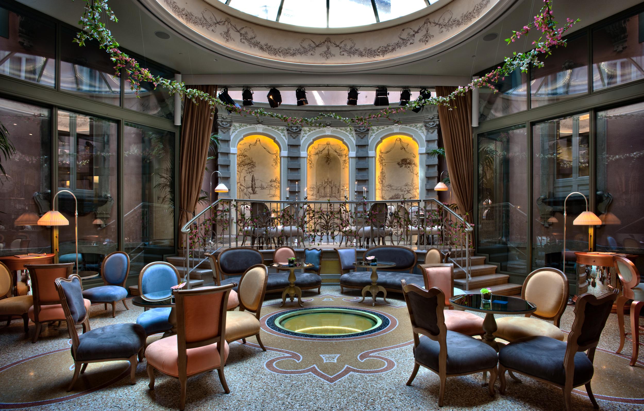Chateau Monfort - Relais & Chateaux Milano Esterno foto The hotel's lobby