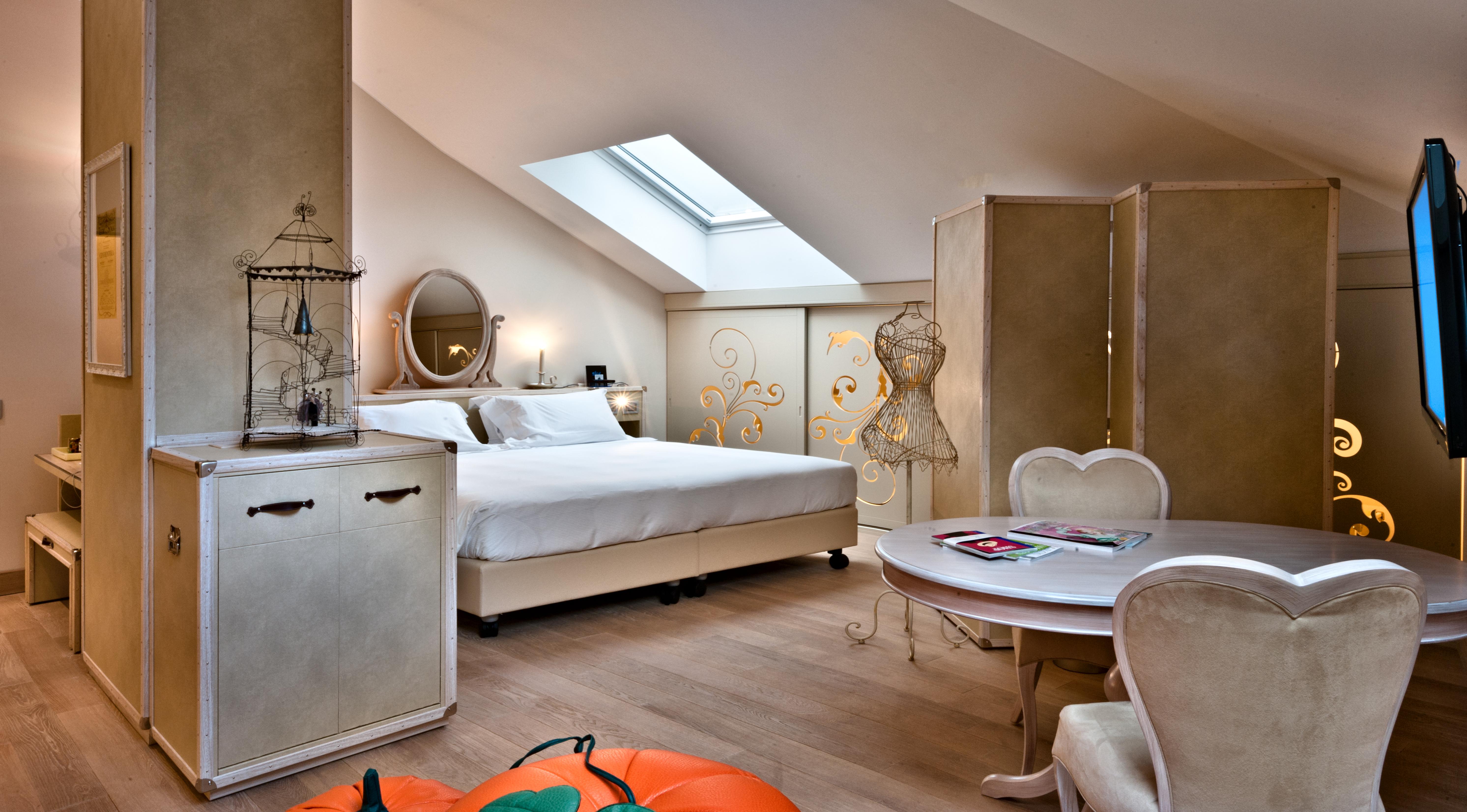 Chateau Monfort - Relais & Chateaux Milano Esterno foto A room at the Mandarin Oriental, Paris