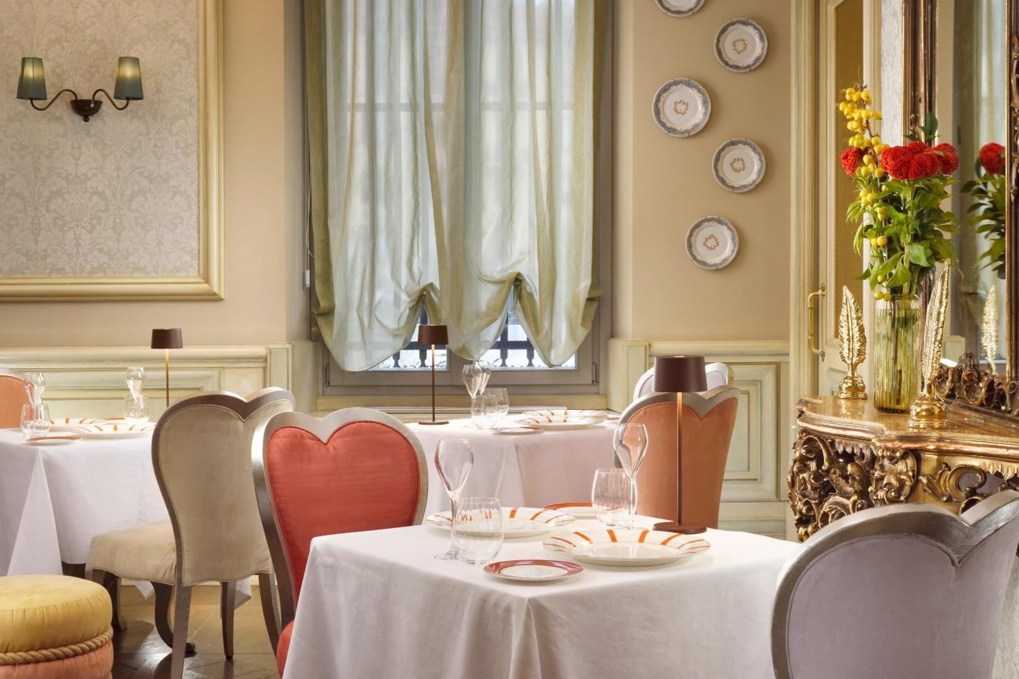 Chateau Monfort - Relais & Chateaux Milano Esterno foto Restaurant