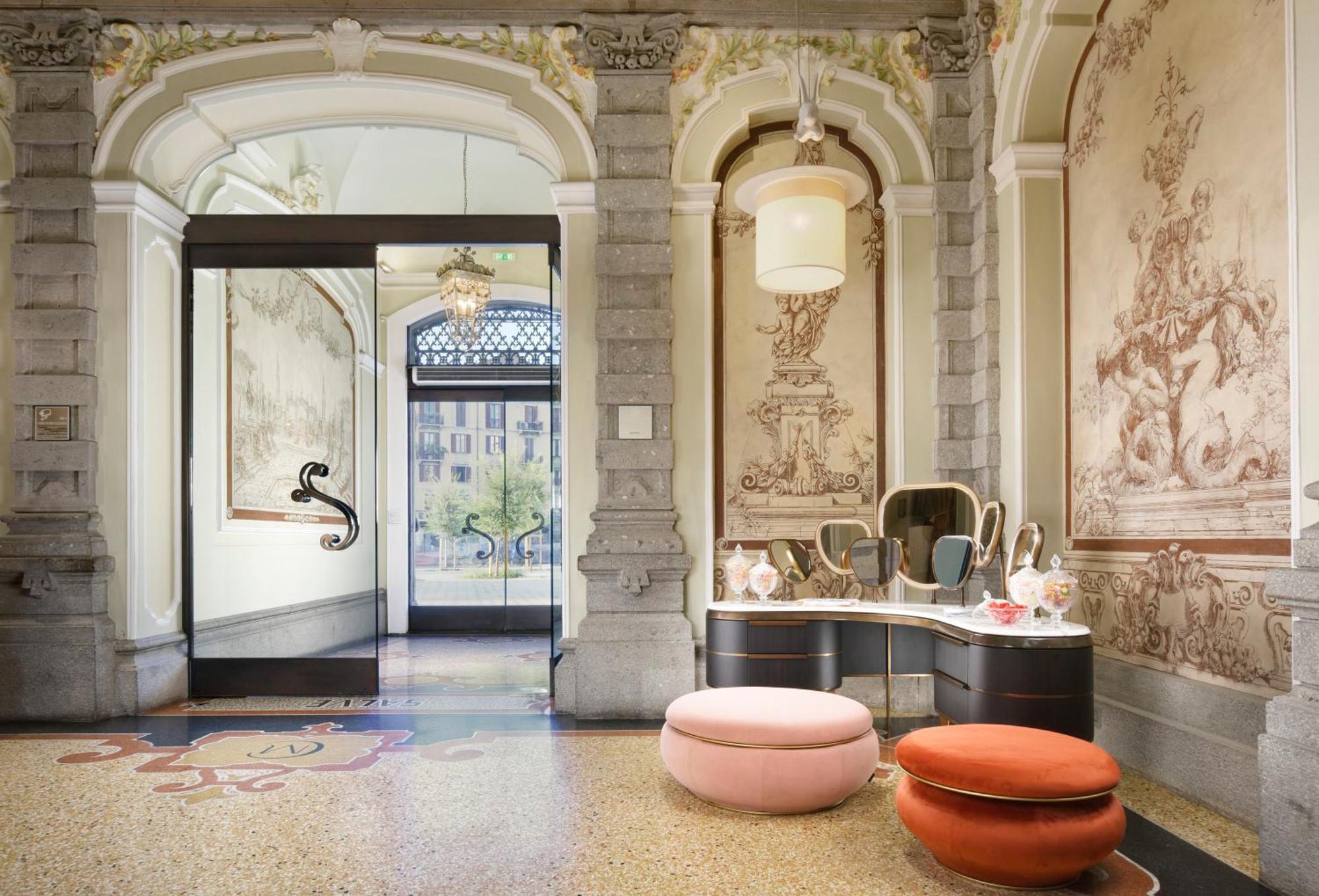 Chateau Monfort - Relais & Chateaux Milano Esterno foto The entrance to the hotel
