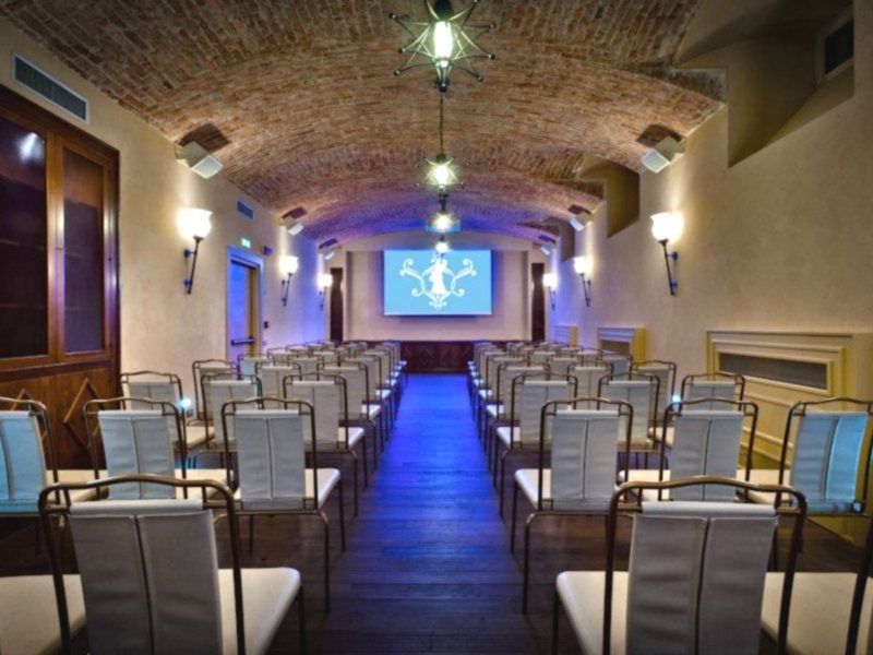 Chateau Monfort - Relais & Chateaux Milano Esterno foto The conference room