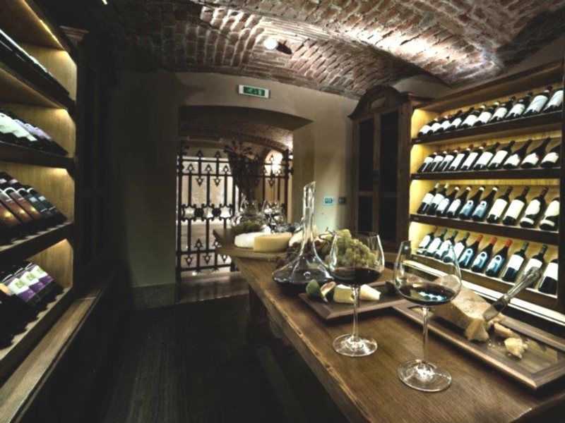 Chateau Monfort - Relais & Chateaux Milano Esterno foto Wine shop in Paris