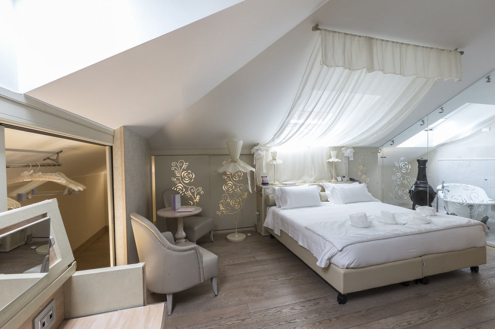 Chateau Monfort - Relais & Chateaux Milano Esterno foto Suite