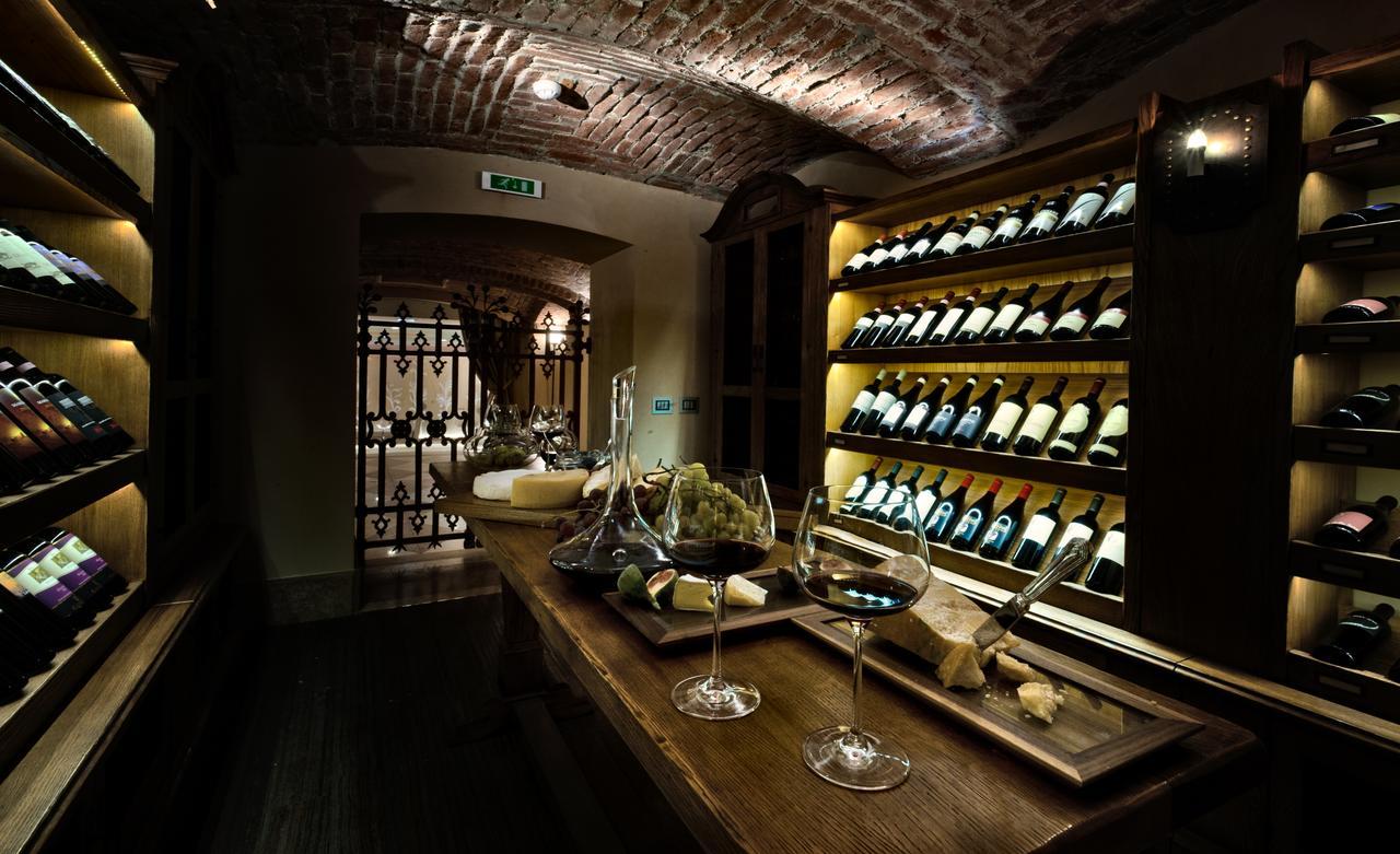 Chateau Monfort - Relais & Chateaux Milano Esterno foto Wine cellar