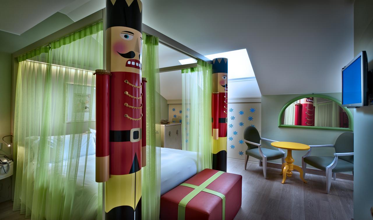 Chateau Monfort - Relais & Chateaux Milano Esterno foto A room at the Hotel