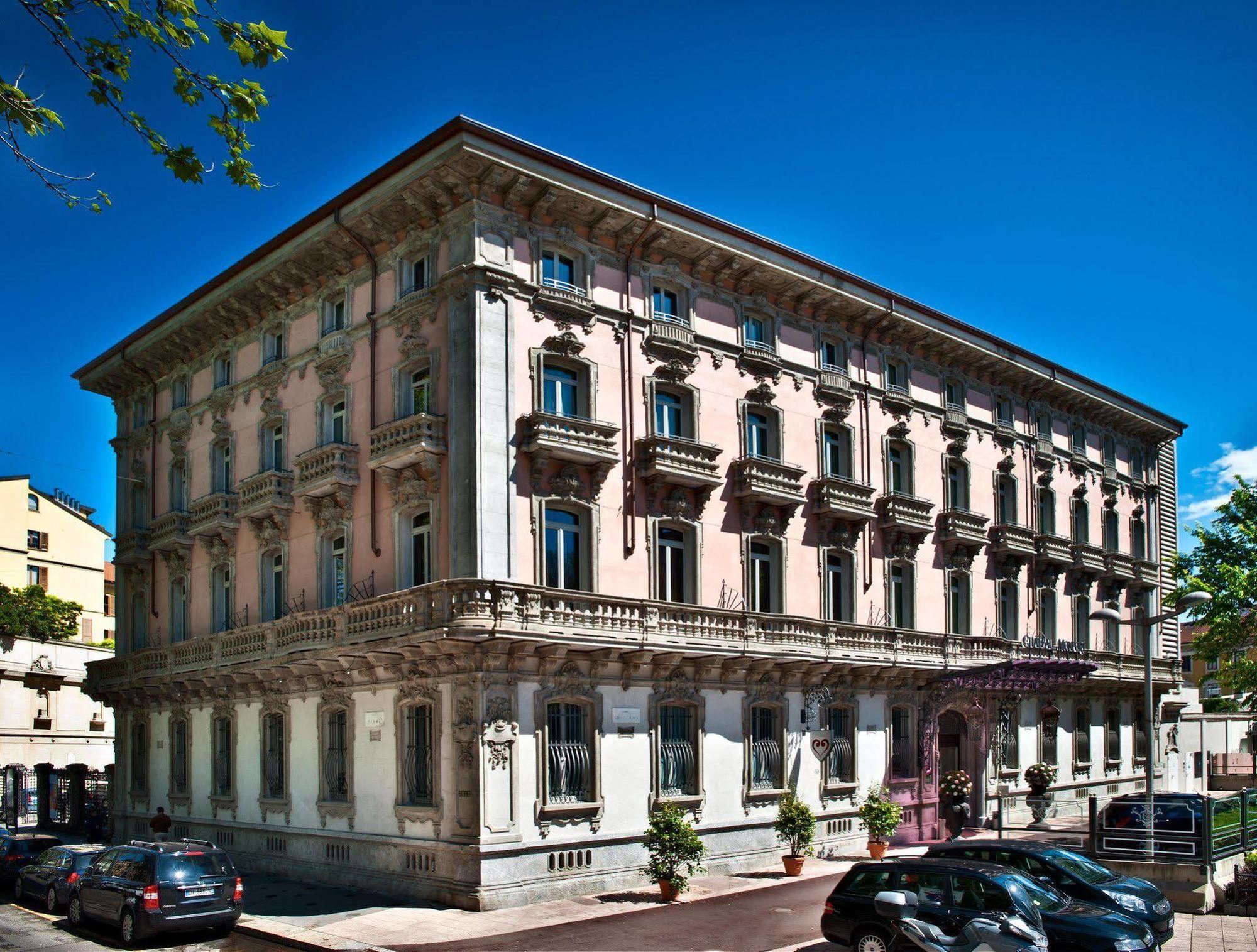 Chateau Monfort - Relais & Chateaux Milano Esterno foto The Grand Hotel