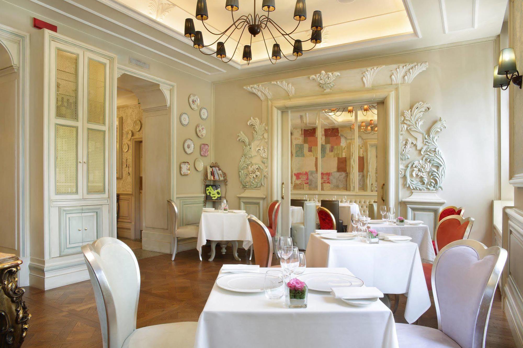 Chateau Monfort - Relais & Chateaux Milano Esterno foto Restaurant