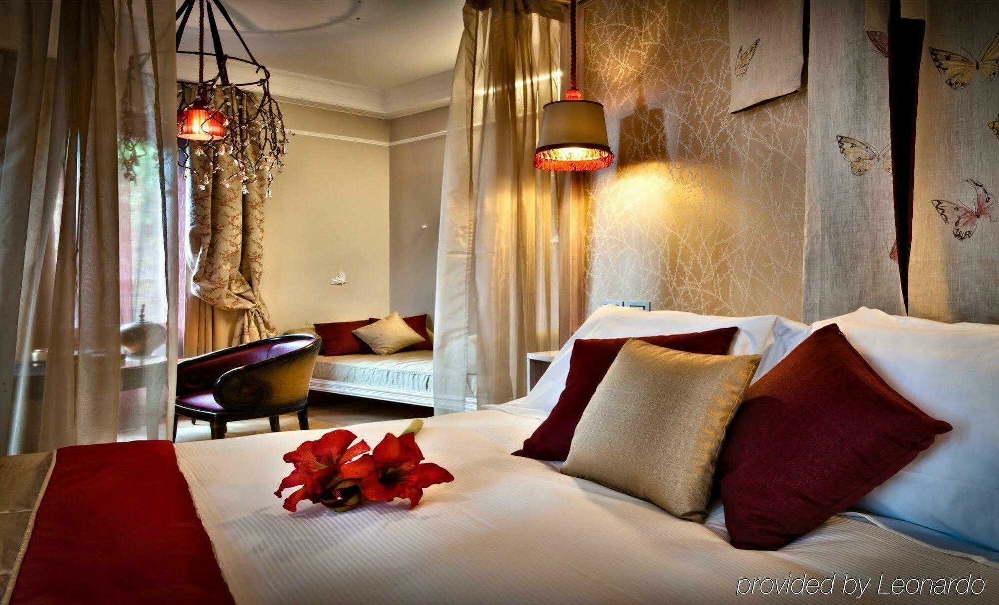 Chateau Monfort - Relais & Chateaux Milano Esterno foto A room at the hotel