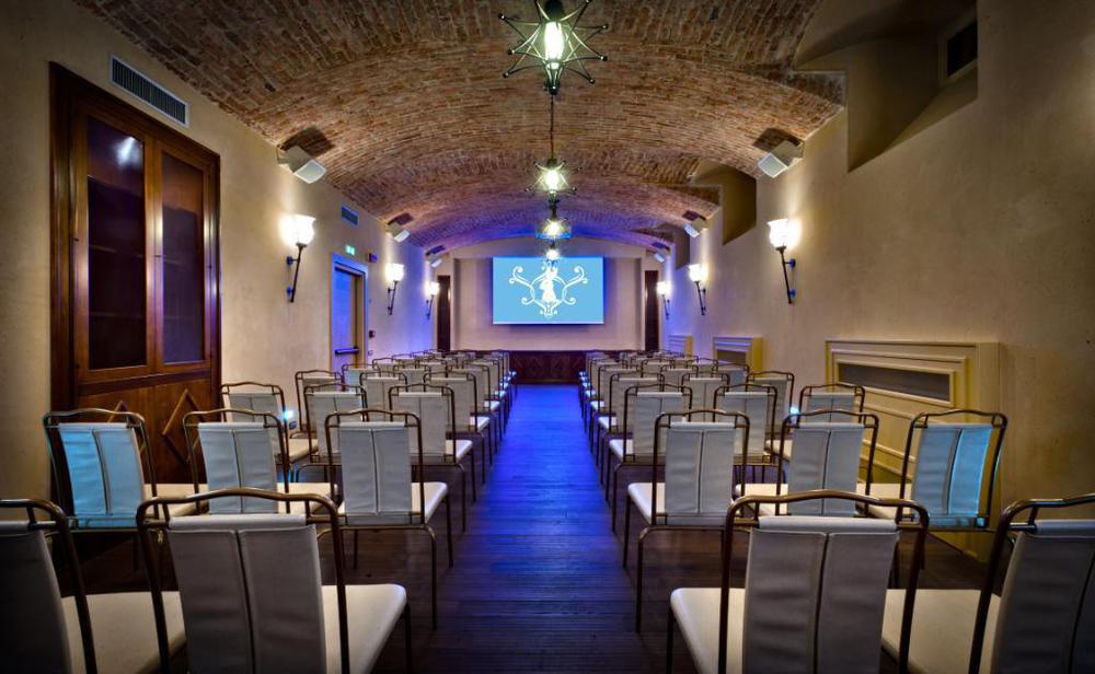 Chateau Monfort - Relais & Chateaux Milano Esterno foto The conference room